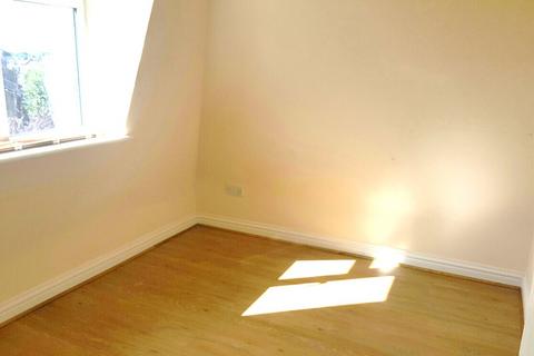 2 bedroom flat to rent, St. Stephens Road, Enfield EN3