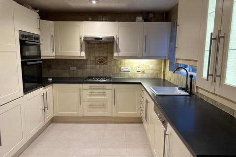 4 bedroom detached house to rent, Acacia Way, Sidcup DA15