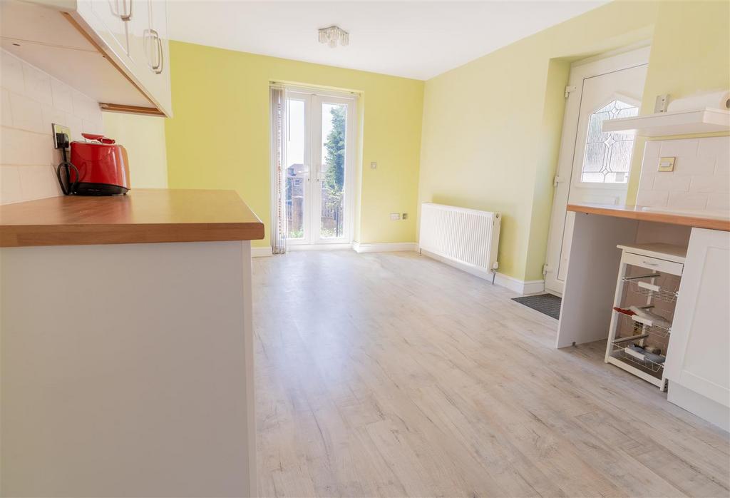 Kitchen 1.jpg