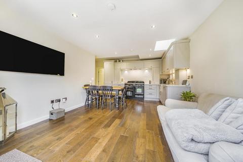 2 bedroom flat for sale, Kingston Road, Wimbledon