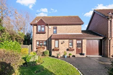 2 bedroom link detached house for sale, Kennett Drive, Hayes, UB4 9SP