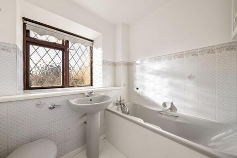 6 Kennett Drive, Hayes, UB4 9SP