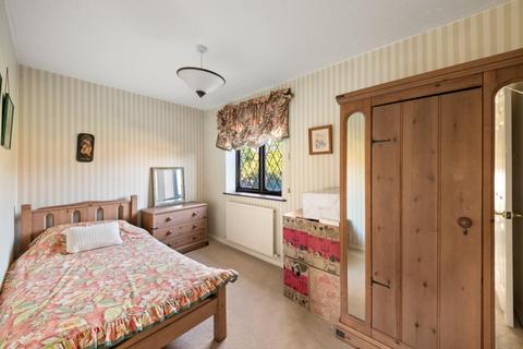 6 Kennett Drive, Hayes, UB4 9SP