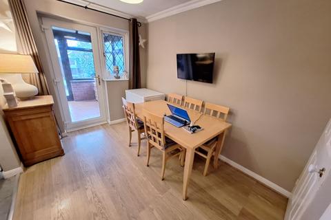 3 Brixham Close, Nuneaton, CV11 6YT