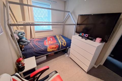 3 Brixham Close, Nuneaton, CV11 6YT