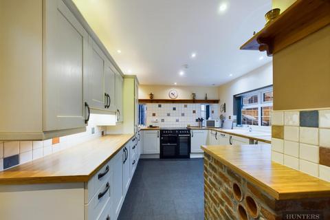 4 bedroom link detached house for sale, Bempton, Bridlington