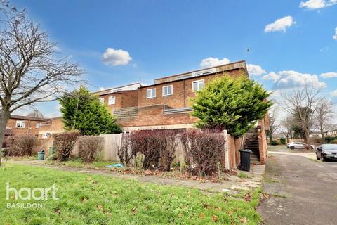 44 Wythefield, Basildon, SS13 3EN