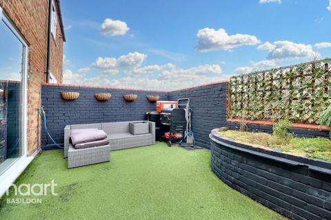 44 Wythefield, Basildon, SS13 3EN