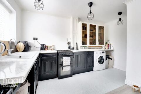 44 Wythefield, Basildon, SS13 3EN