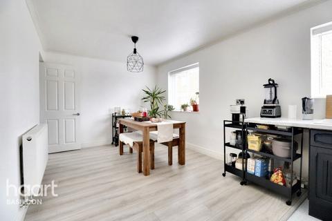44 Wythefield, Basildon, SS13 3EN