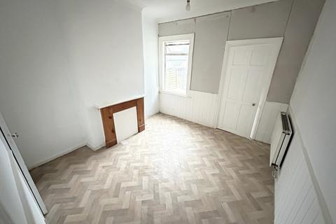 3 bedroom terraced house to rent, Hartley Road, Luton, Bedfordshire, LU2 0HX
