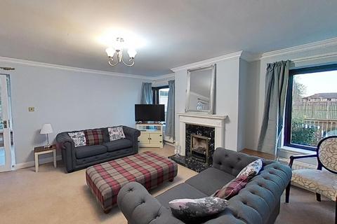 3 bedroom flat to rent, Craiglockhart Terrace, Edinburgh, Midlothian, EH14