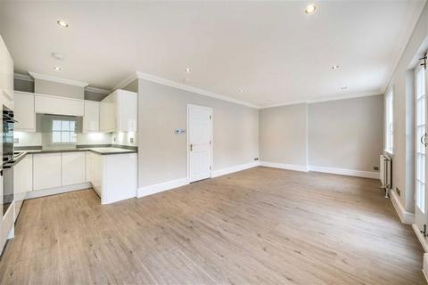 3 bedroom house to rent, Lancaster Mews, London W2