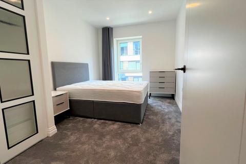 2 bedroom flat to rent, Savoy House, Chelsea Creek SW6