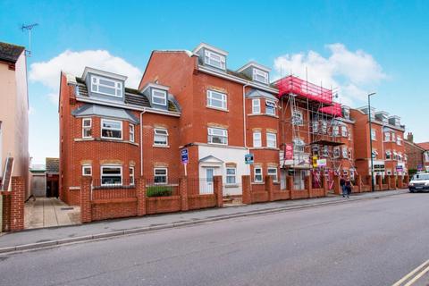 2 bedroom flat to rent, Longford Road, West Sussex PO21