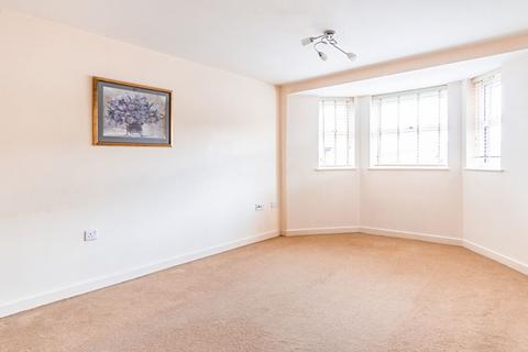 2 bedroom flat to rent, Longford Road, West Sussex PO21