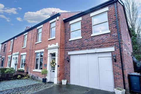 5 bedroom end of terrace house for sale, Tag Lane, Preston, PR2 3XA