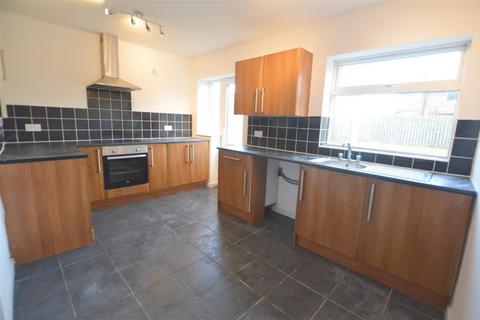 4 bedroom end of terrace house to rent, Chesham Green, Newcastle Upon Tyne NE3