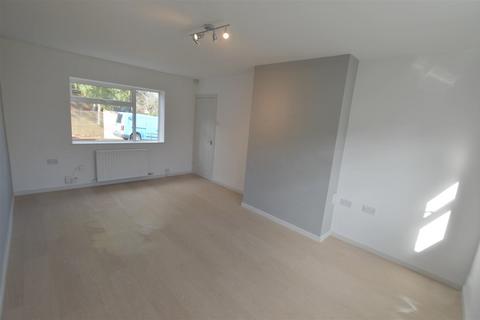 4 bedroom end of terrace house to rent, Chesham Green, Newcastle Upon Tyne NE3