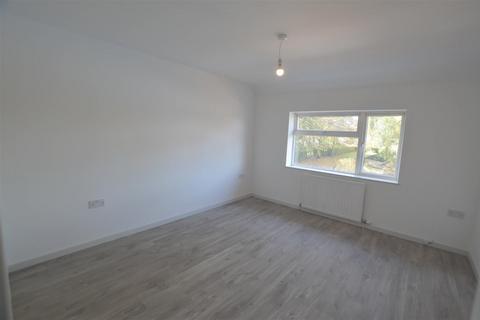 4 bedroom end of terrace house to rent, Chesham Green, Newcastle Upon Tyne NE3