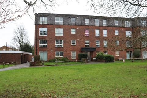 2 bedroom flat to rent, Marlowe Gardens, London, SE9