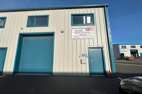 Industrial unit to rent, Maple Leaf Business Park, Manston, Ramsgate