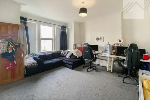 1 bedroom flat to rent, Argyll Road, Westcliff