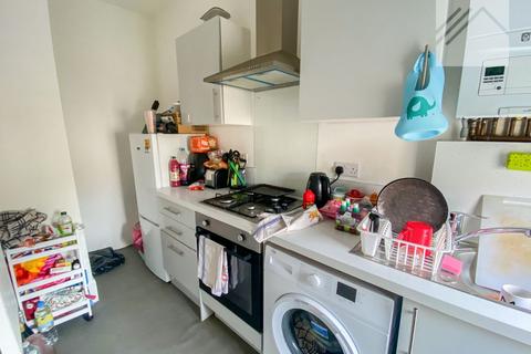 1 bedroom flat to rent, Argyll Road, Westcliff