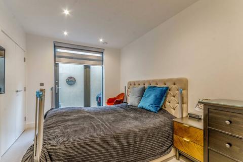 2 bedroom flat to rent, Paton Street, Clerkenwell, London, EC1V