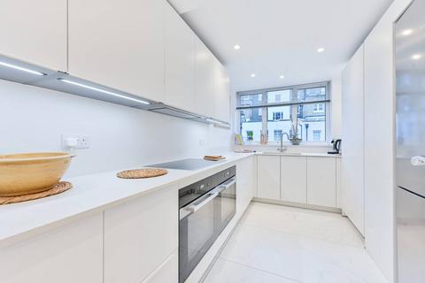 3 bedroom flat for sale, Hyde Park Gate, Kensington and Chelsea, Kensington, London, SW7