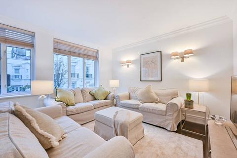 3 bedroom flat for sale, Hyde Park Gate, Kensington and Chelsea, Kensington, London, SW7