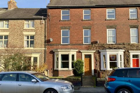 3 bedroom flat to rent, St. Nicholas Street, Malton YO17