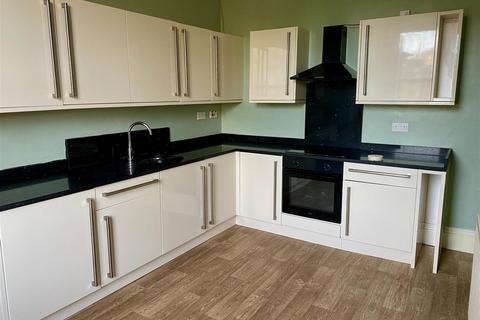 3 bedroom flat to rent, St. Nicholas Street, Malton YO17