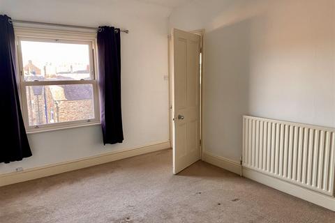 3 bedroom flat to rent, St. Nicholas Street, Malton YO17