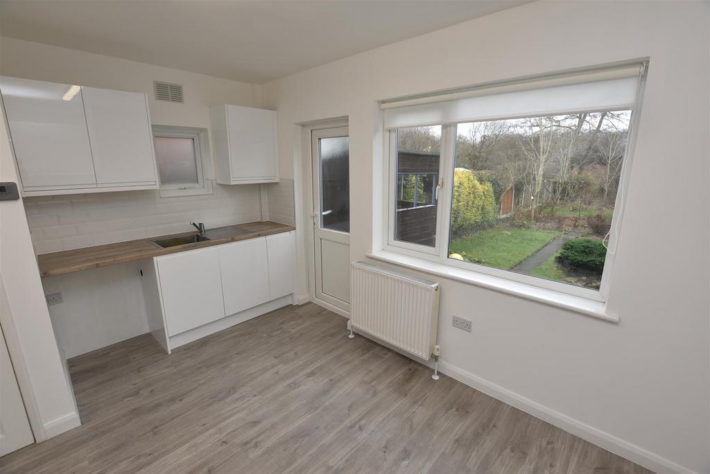 Kitchen 3.JPG
