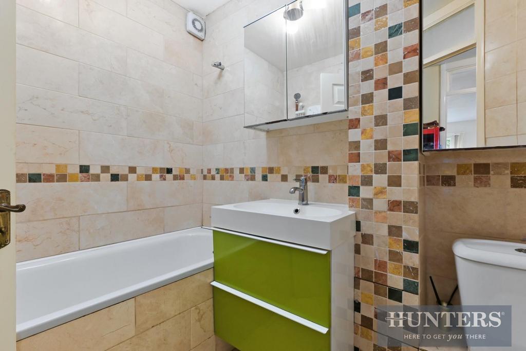 OAKLEY CLOSE (5).jpg