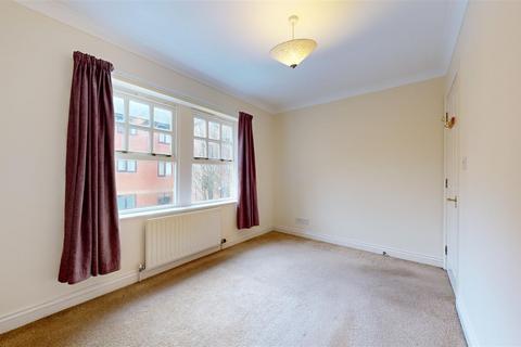 2 bedroom apartment to rent, Melcombe Avenue, Weymouth