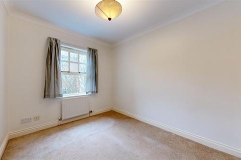 2 bedroom apartment to rent, Melcombe Avenue, Weymouth