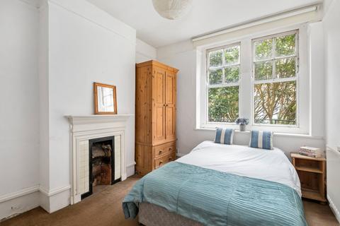 2 bedroom flat for sale, Arlington Park Mansions, Sutton Lane North, Chiswick W4