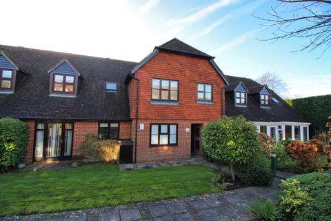 1 bedroom ground floor maisonette for sale, Courtyard Gardens, Wrotham TN15