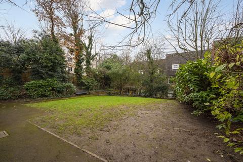 25 Windmill Rise, Kingston Upon Thames, KT2 7TU