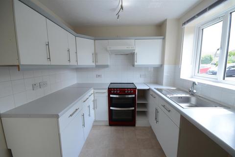 2 bedroom terraced house for sale, Chaffinch Drive, Trowbridge BA14