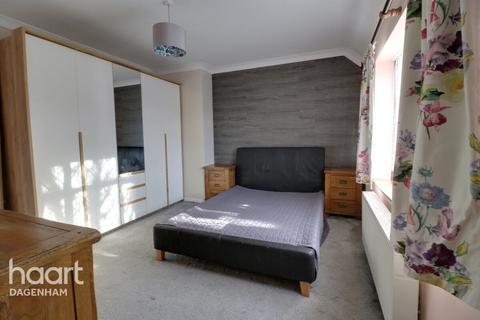 2 bedroom end of terrace house for sale, Maplestead Road, Dagenham