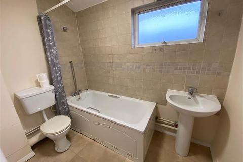 2 bedroom apartment to rent, Chantry Court, Hatfield AL10