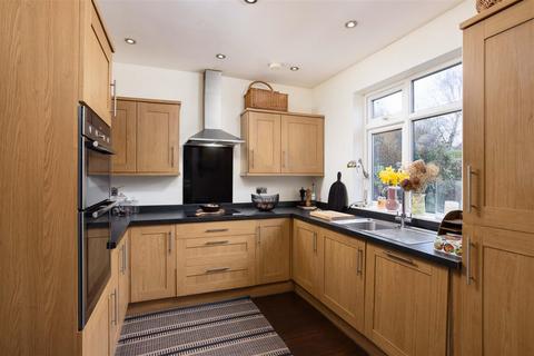 4 bedroom detached house for sale, Wayside Mount, Leeds LS14