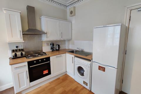 2 bedroom flat to rent, Gardners Crescent, City Centre, Edinburgh, EH3