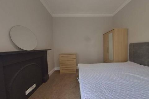 2 bedroom flat to rent, Gardners Crescent, City Centre, Edinburgh, EH3