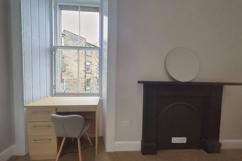 2 bedroom flat to rent, Gardners Crescent, City Centre, Edinburgh, EH3