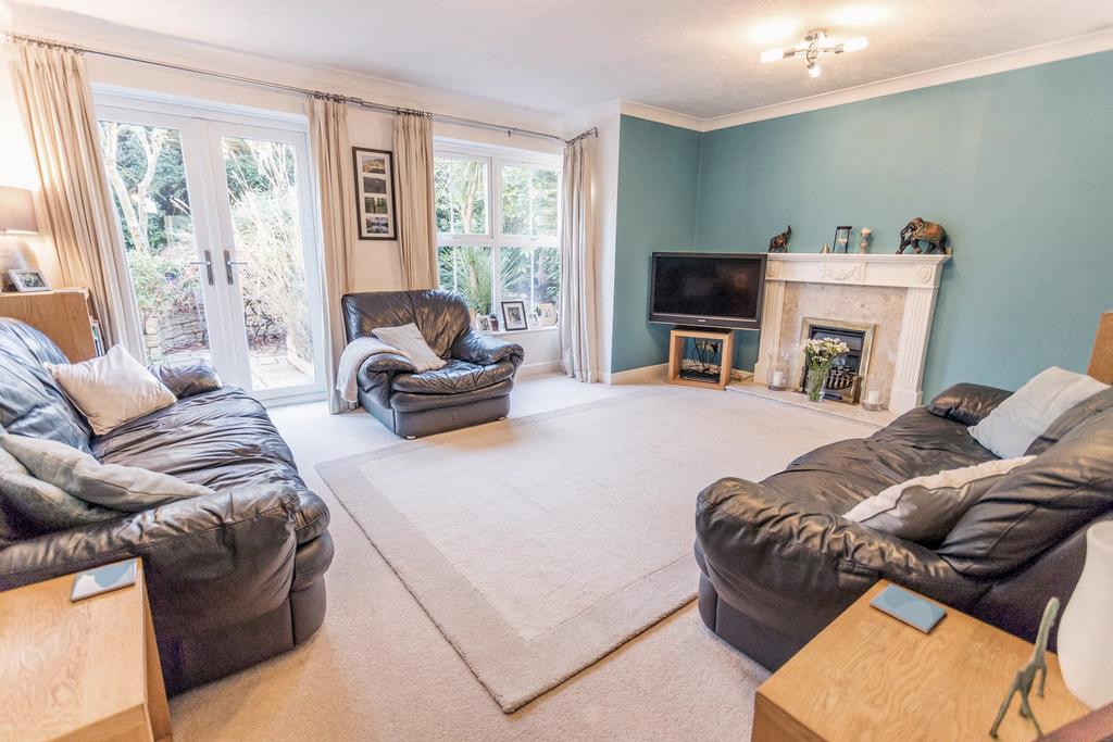 Sitting Room with Fireplace