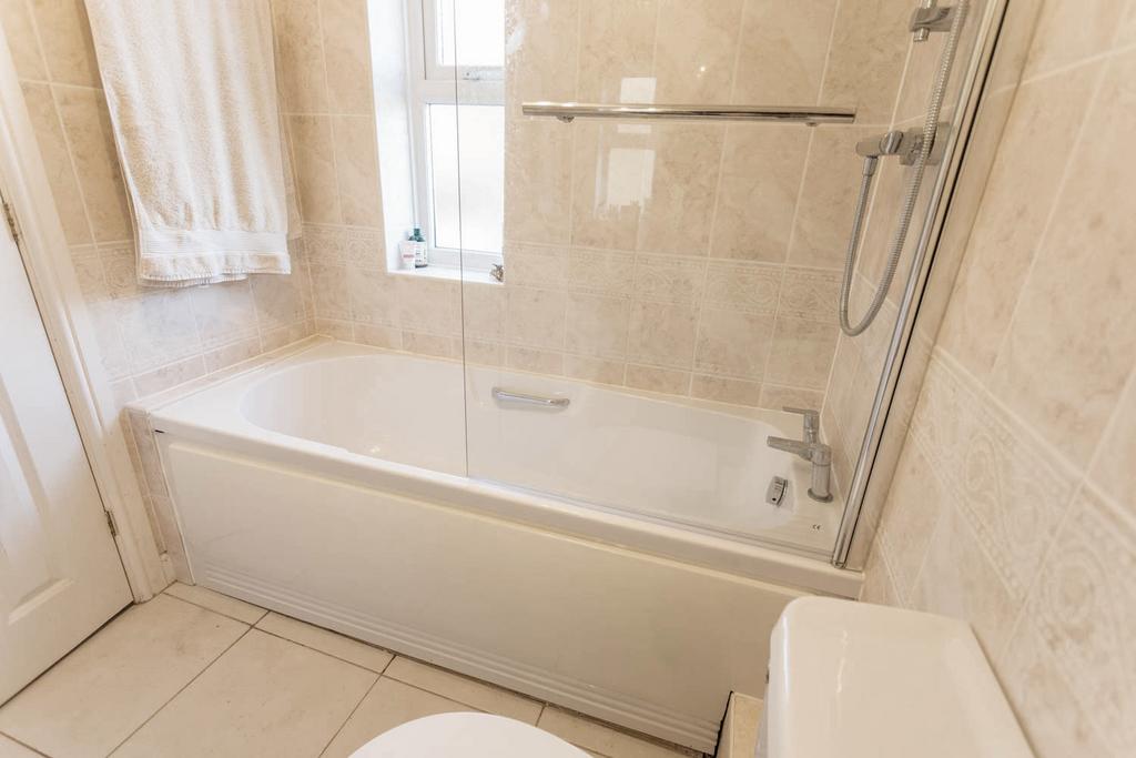 En-suite Bathroom